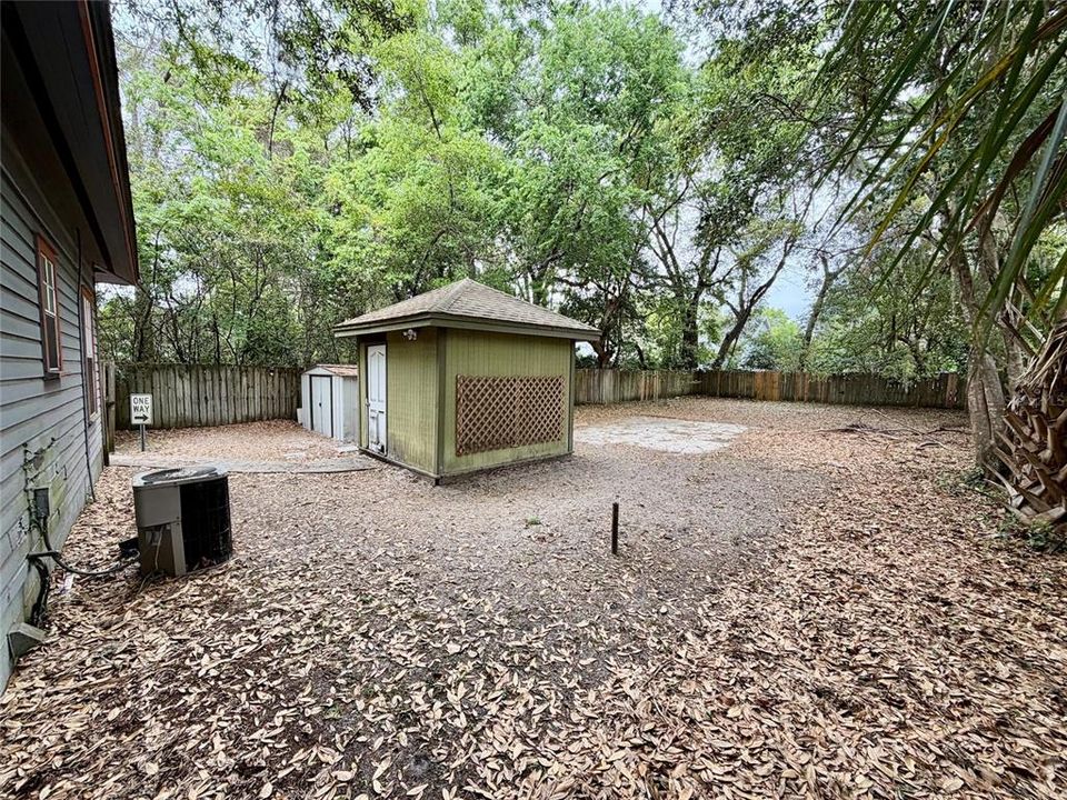 待售: $374,900 (4 贝兹, 0 浴室, 1560 平方英尺)