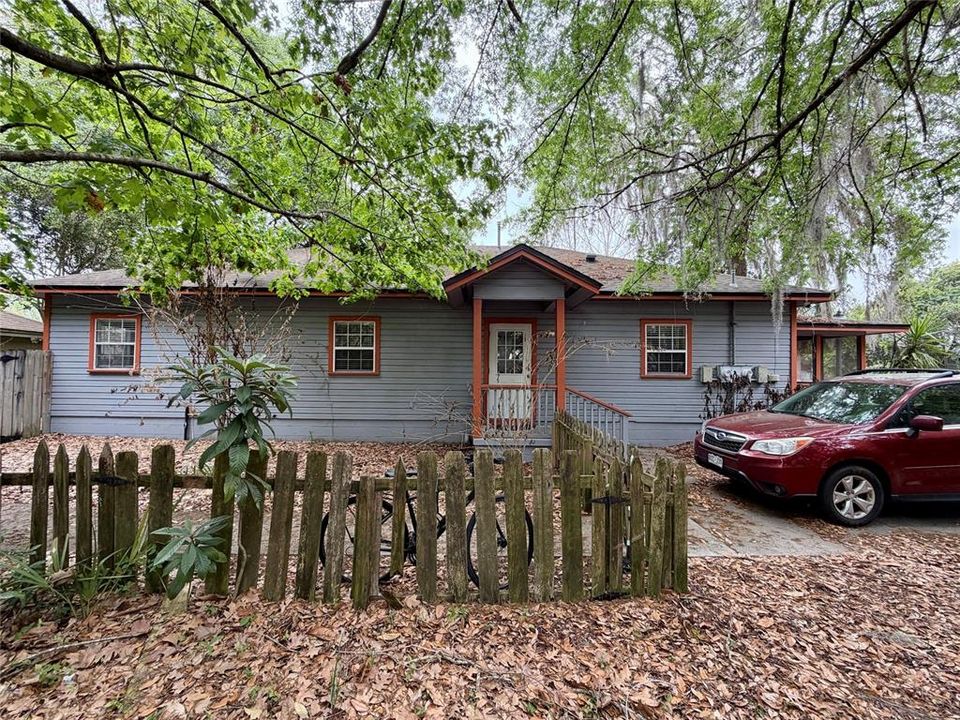 待售: $374,900 (4 贝兹, 0 浴室, 1560 平方英尺)