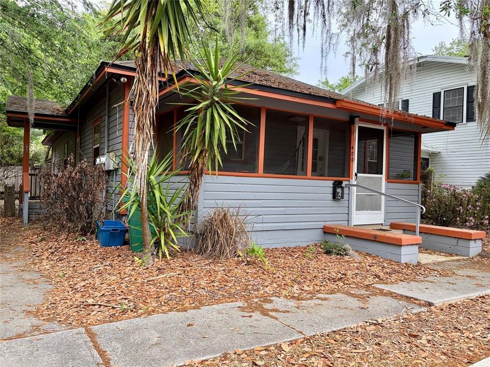 待售: $374,900 (4 贝兹, 0 浴室, 1560 平方英尺)