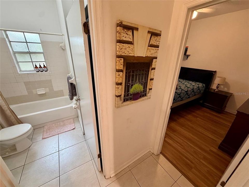 待售: $374,900 (4 贝兹, 0 浴室, 1560 平方英尺)