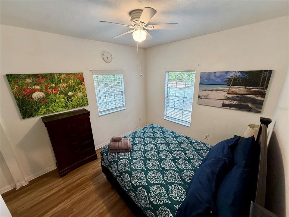 待售: $374,900 (4 贝兹, 0 浴室, 1560 平方英尺)