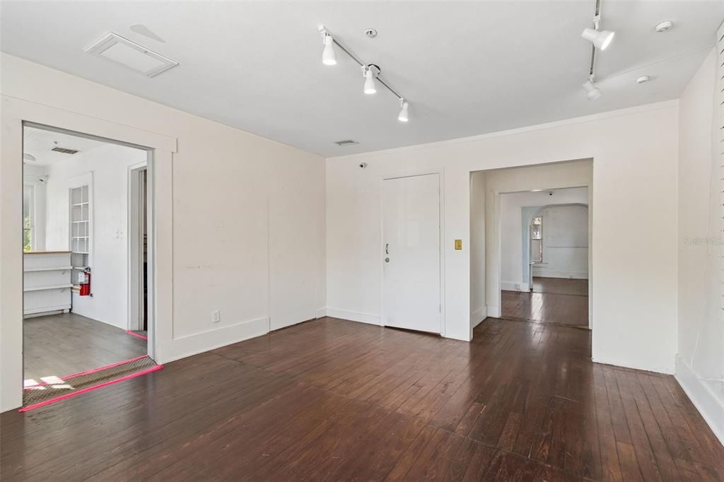 На продажу: $36,000 (0 спален, 0 ванн, 1260 Квадратных фут)