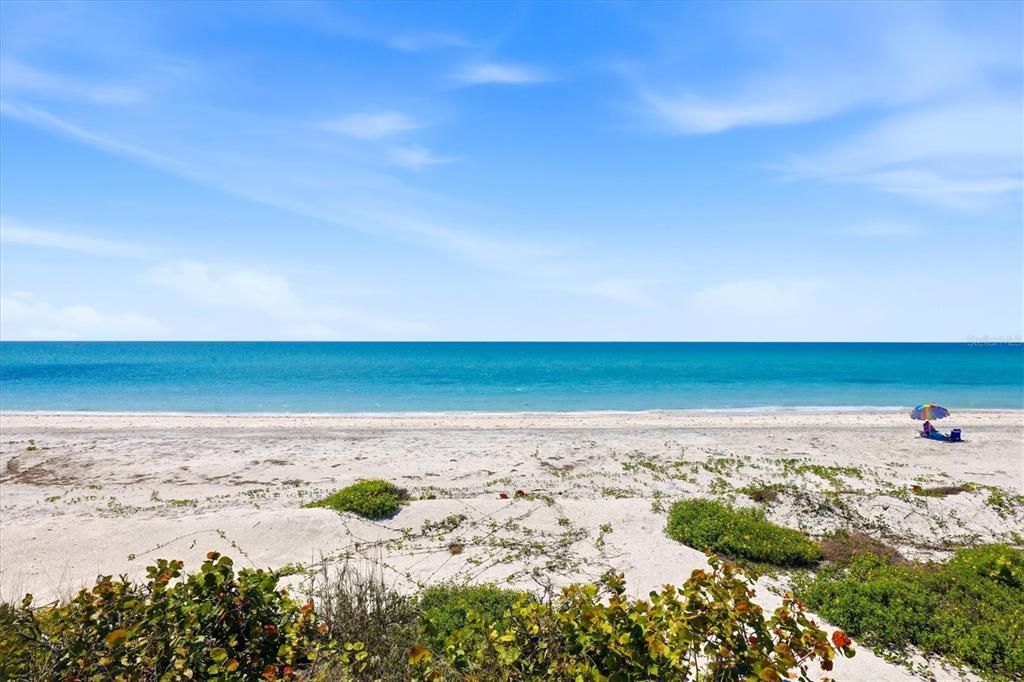 For Sale: $3,950,000 (4 beds, 3 baths, 2845 Square Feet)