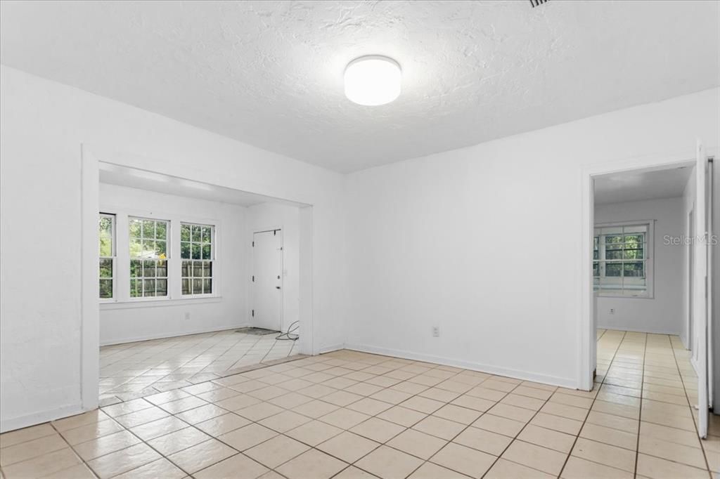 待售: $429,900 (5 贝兹, 3 浴室, 3683 平方英尺)