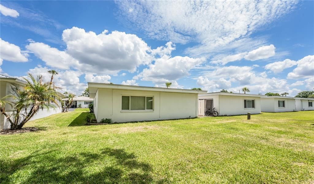 For Sale: $147,900 (2 beds, 2 baths, 1176 Square Feet)