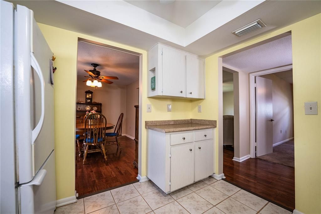 For Sale: $147,900 (2 beds, 2 baths, 1176 Square Feet)