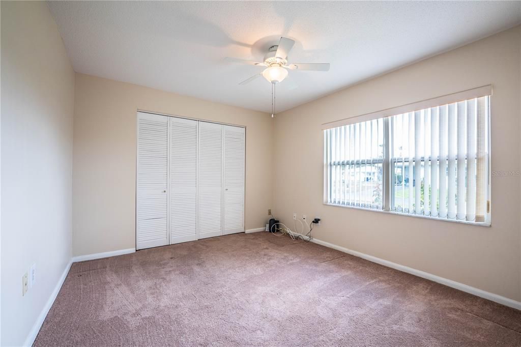 For Sale: $147,900 (2 beds, 2 baths, 1176 Square Feet)