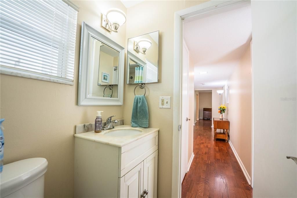 For Sale: $147,900 (2 beds, 2 baths, 1176 Square Feet)