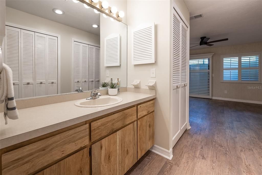 На продажу: $219,000 (3 спален, 2 ванн, 1545 Квадратных фут)