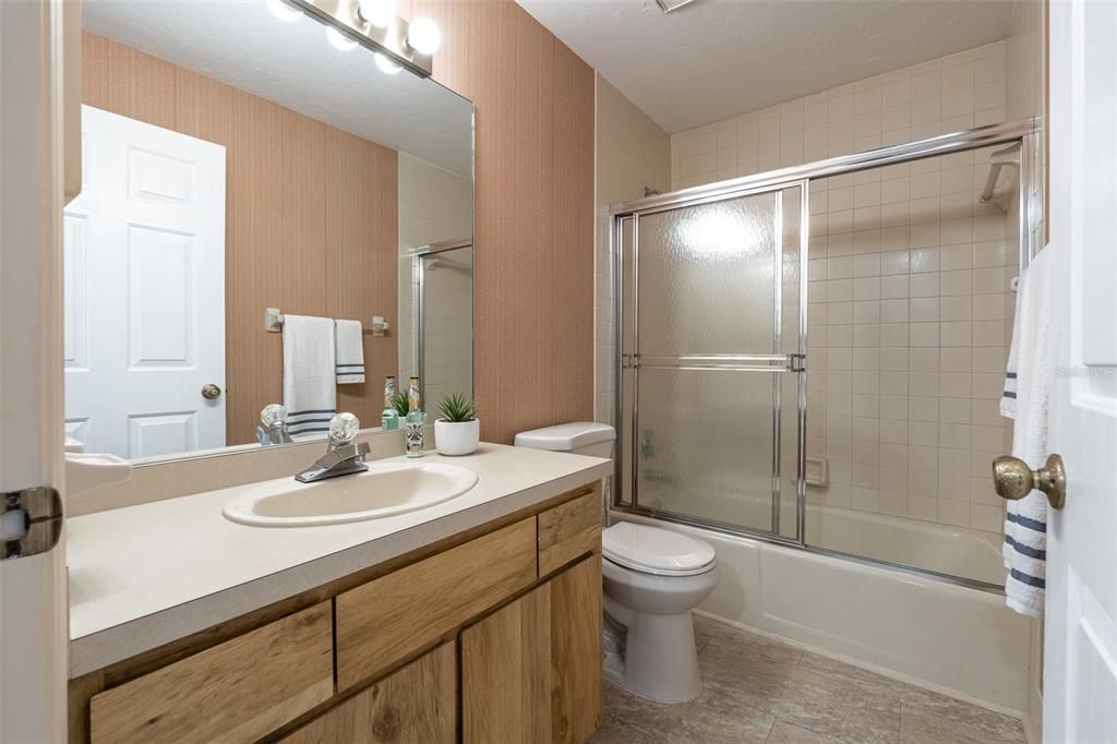 На продажу: $219,000 (3 спален, 2 ванн, 1545 Квадратных фут)