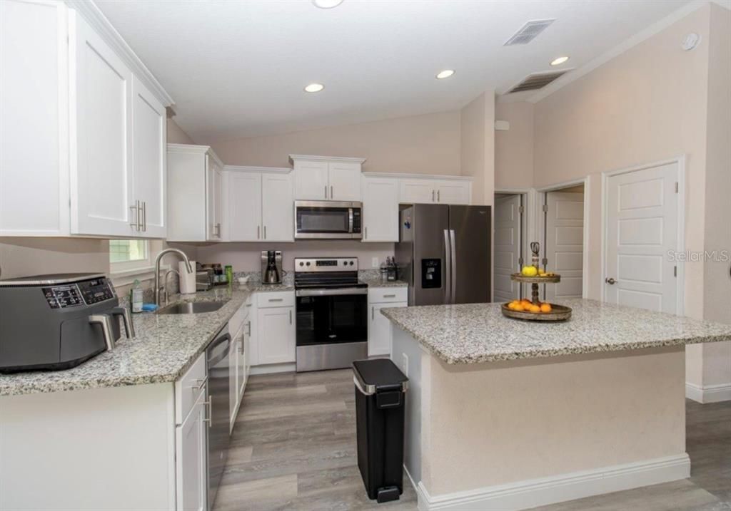 待售: $290,000 (3 贝兹, 2 浴室, 1453 平方英尺)