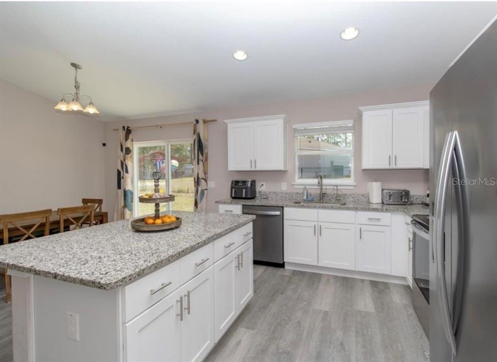 待售: $290,000 (3 贝兹, 2 浴室, 1453 平方英尺)