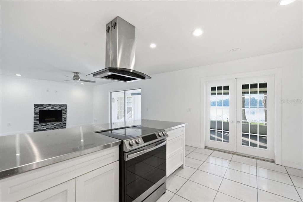 For Sale: $600,000 (3 beds, 2 baths, 1774 Square Feet)