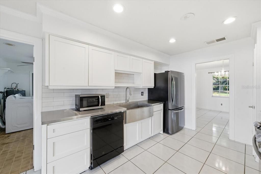 For Sale: $600,000 (3 beds, 2 baths, 1774 Square Feet)