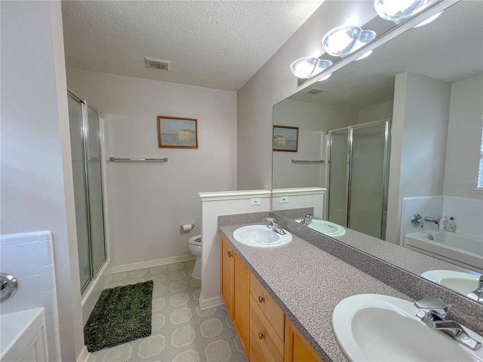 For Rent: $2,300 (3 beds, 2 baths, 1558 Square Feet)