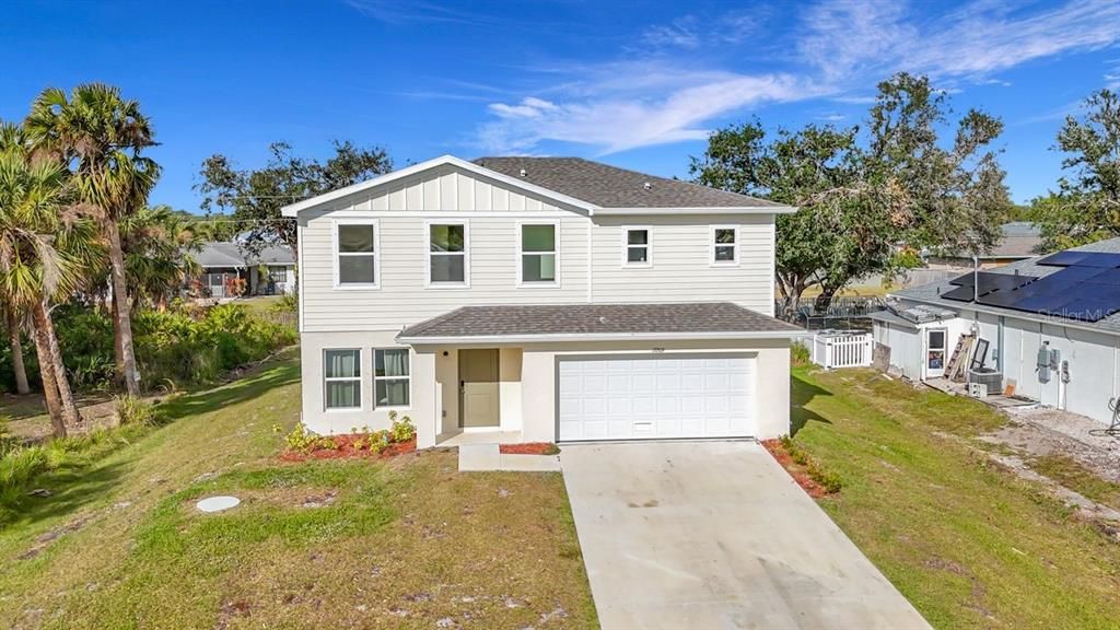 Active With Contract: $2,500 (4 beds, 3 baths, 1811 Square Feet)