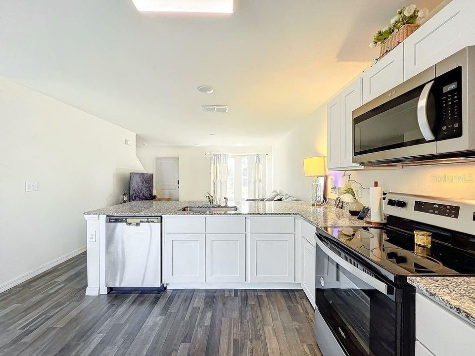 Active With Contract: $2,500 (4 beds, 3 baths, 1811 Square Feet)