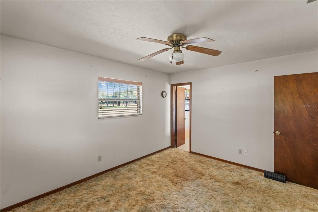 For Sale: $385,000 (3 beds, 2 baths, 1652 Square Feet)