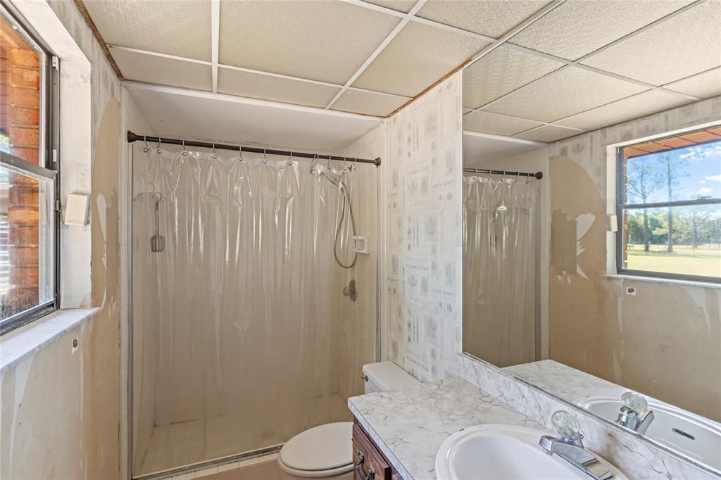 For Sale: $385,000 (3 beds, 2 baths, 1652 Square Feet)