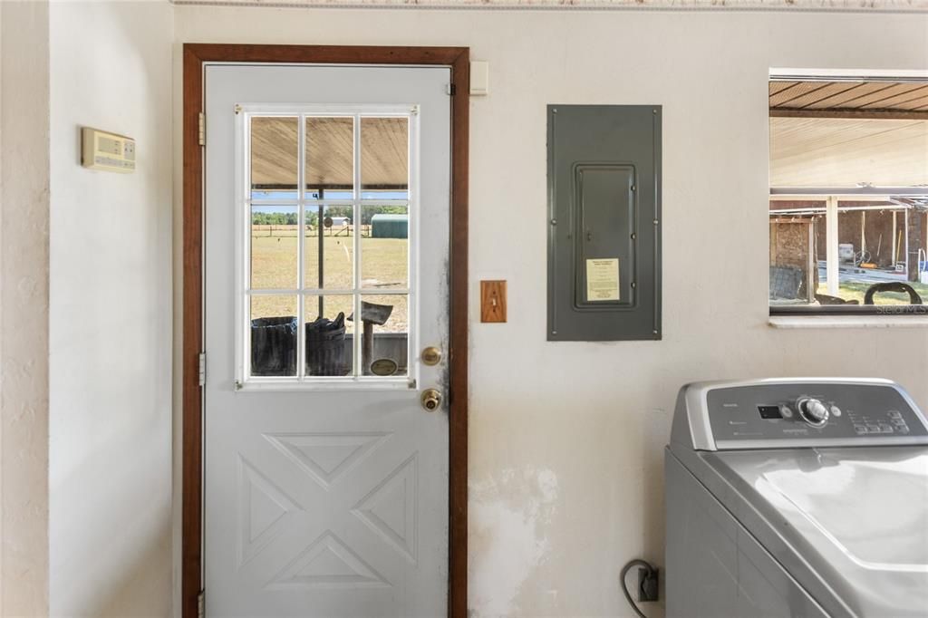For Sale: $385,000 (3 beds, 2 baths, 1652 Square Feet)