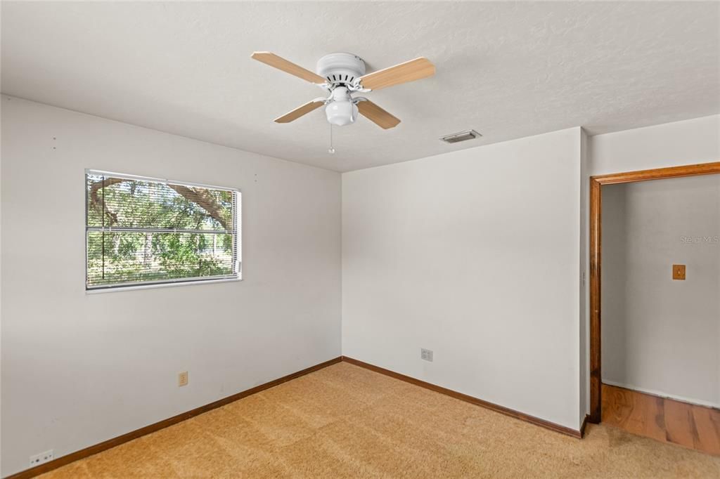 For Sale: $385,000 (3 beds, 2 baths, 1652 Square Feet)