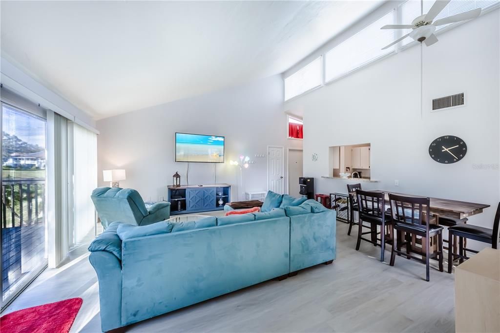 For Rent: $1,900 (2 beds, 2 baths, 1180 Square Feet)