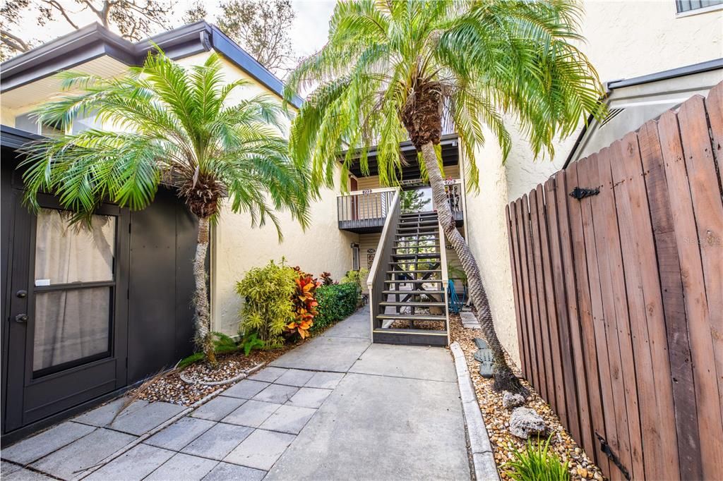 For Rent: $1,900 (2 beds, 2 baths, 1180 Square Feet)