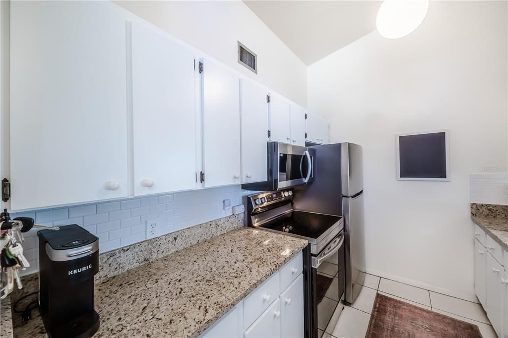 For Rent: $1,900 (2 beds, 2 baths, 1180 Square Feet)