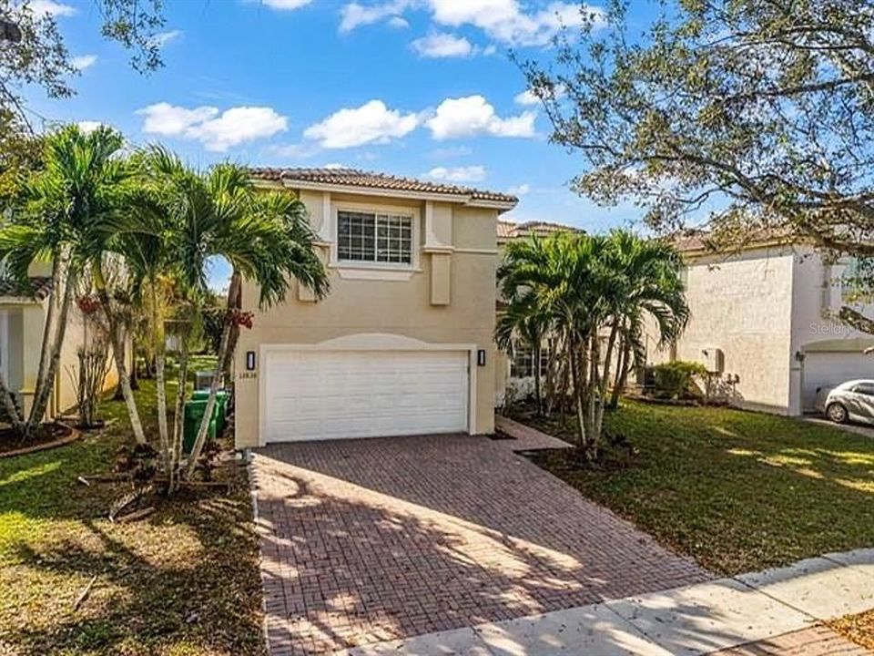 Recently Sold: $780,000 (7 beds, 4 baths, 3416 Square Feet)