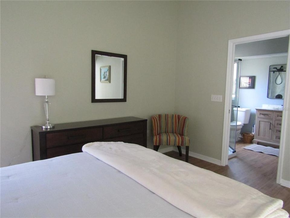 For Rent: $2,550 (3 beds, 2 baths, 1346 Square Feet)