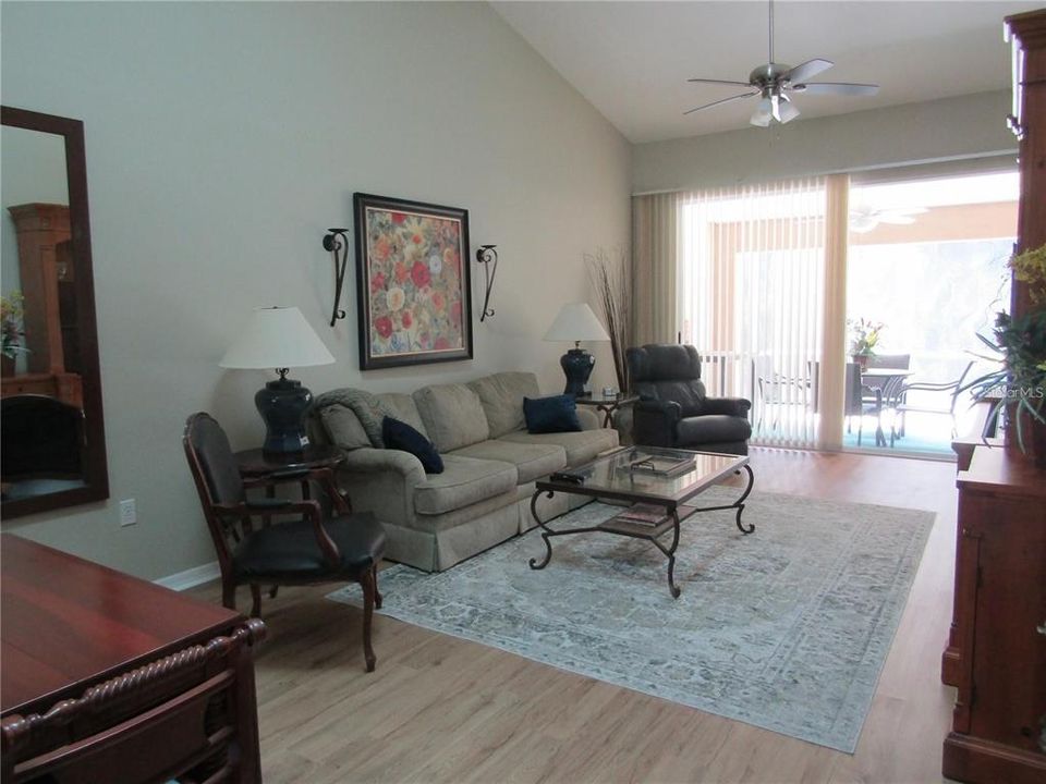 For Rent: $2,550 (3 beds, 2 baths, 1346 Square Feet)
