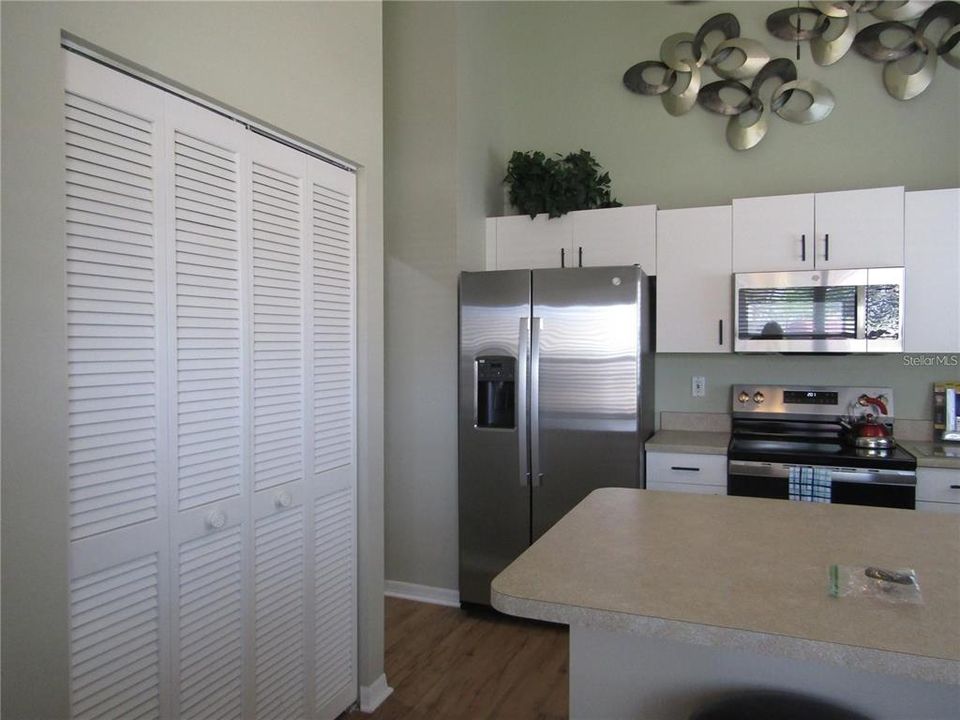 For Rent: $2,550 (3 beds, 2 baths, 1346 Square Feet)