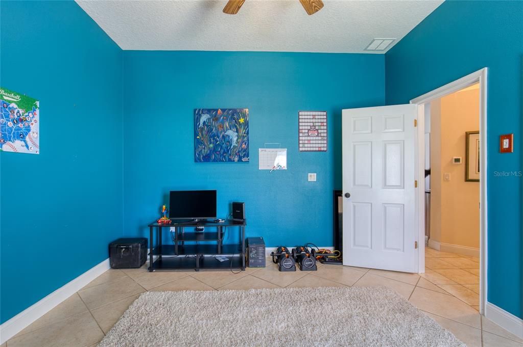 En Venta: $750,000 (4 camas, 2 baños, 2618 Pies cuadrados)