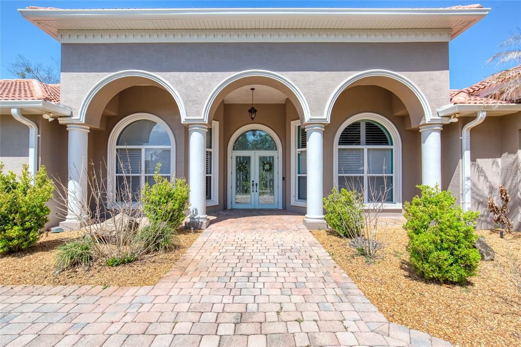 En Venta: $750,000 (4 camas, 2 baños, 2618 Pies cuadrados)