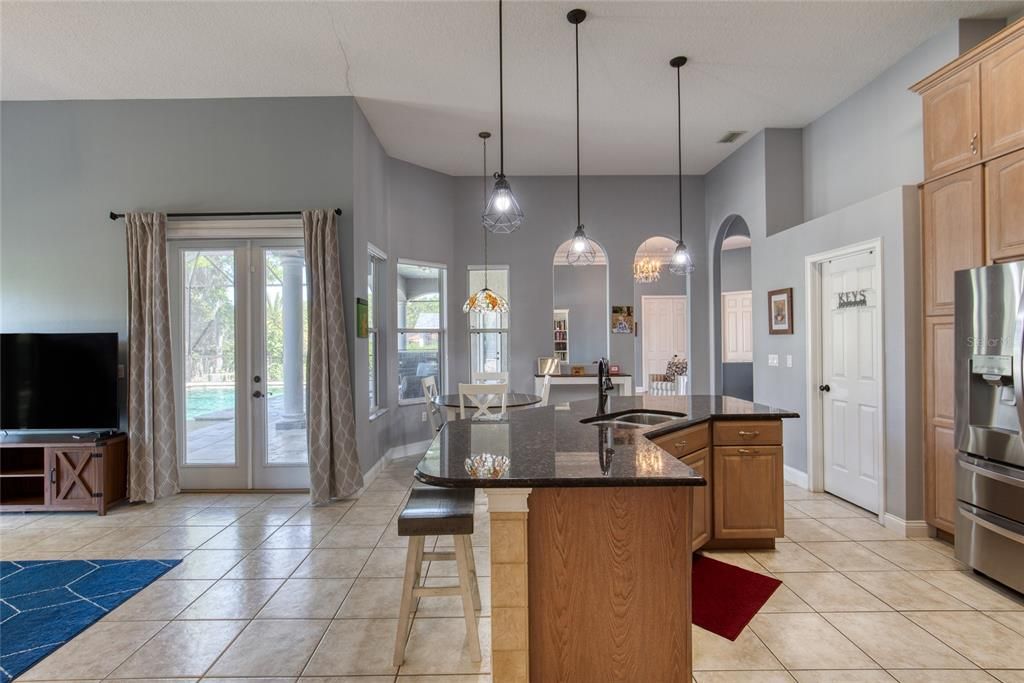 En Venta: $750,000 (4 camas, 2 baños, 2618 Pies cuadrados)