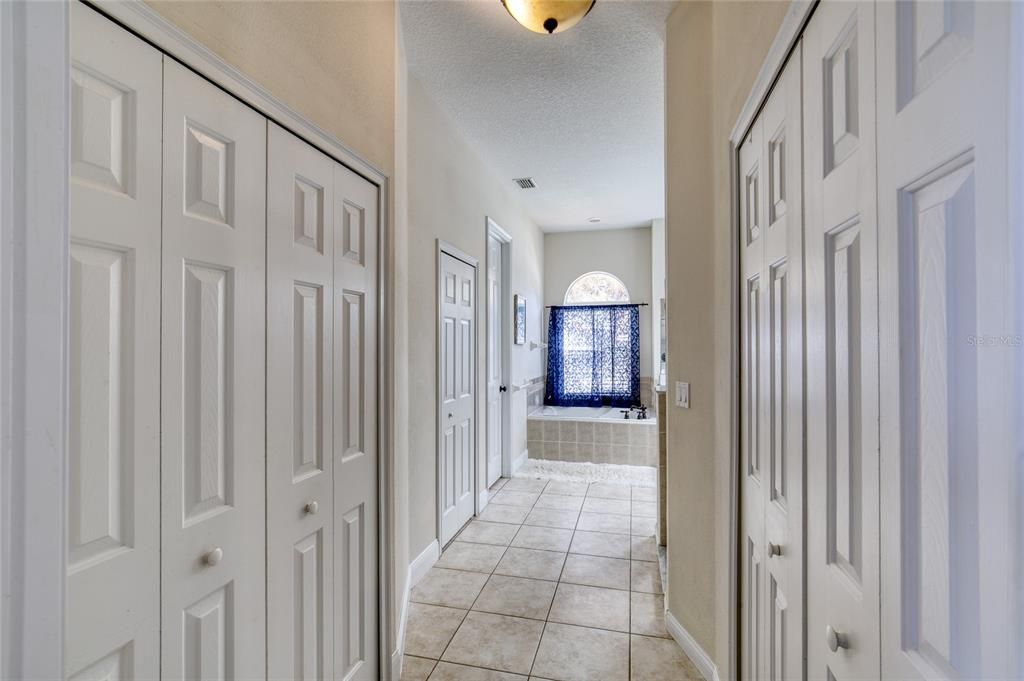 En Venta: $750,000 (4 camas, 2 baños, 2618 Pies cuadrados)