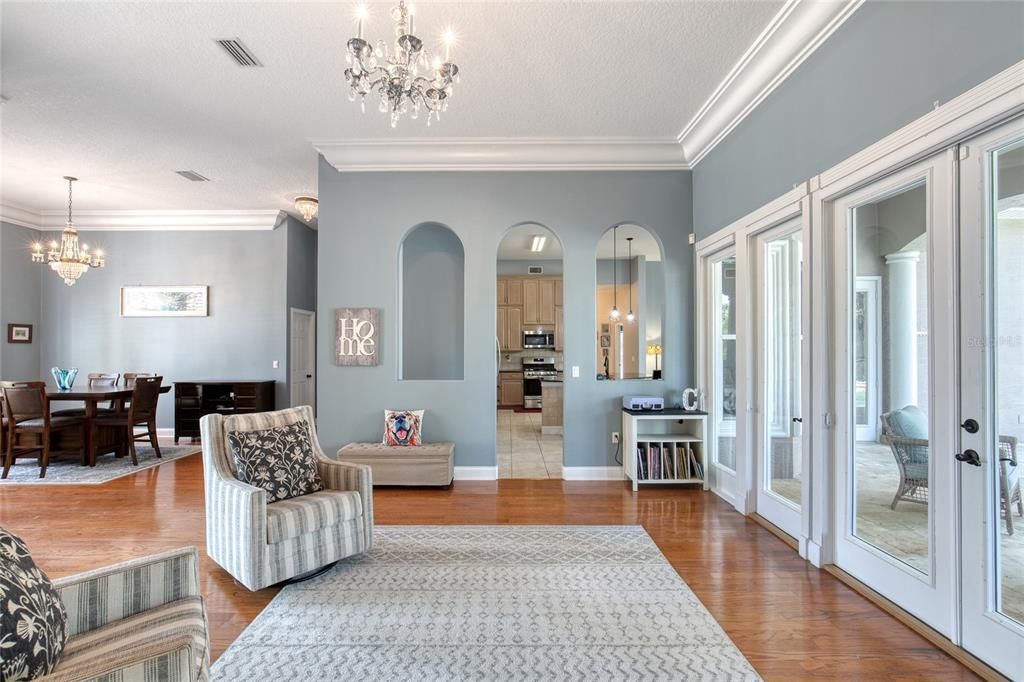 En Venta: $750,000 (4 camas, 2 baños, 2618 Pies cuadrados)