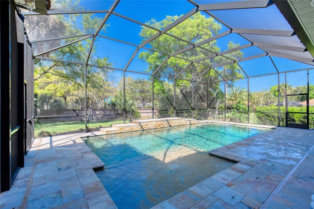 En Venta: $750,000 (4 camas, 2 baños, 2618 Pies cuadrados)