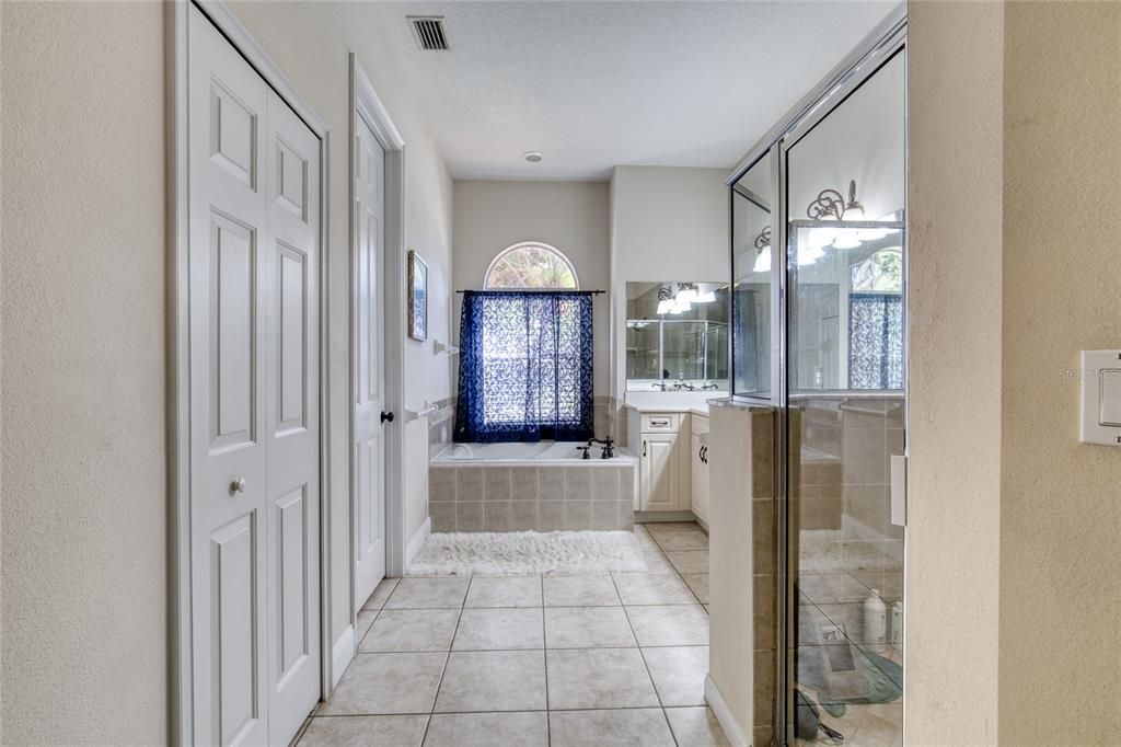 En Venta: $750,000 (4 camas, 2 baños, 2618 Pies cuadrados)