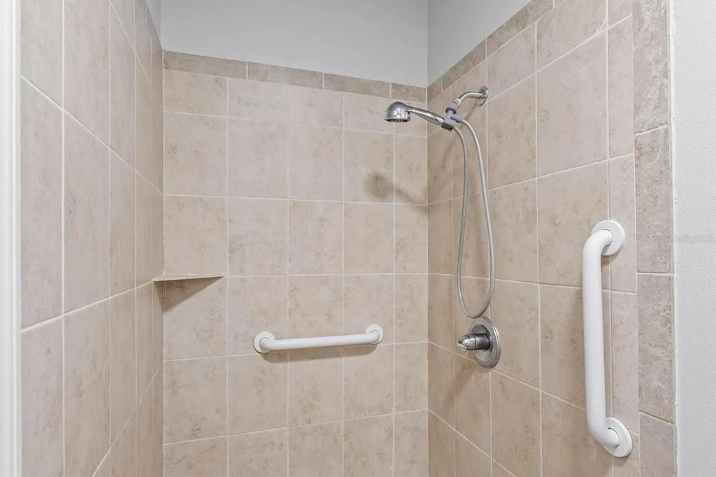 En Venta: $850,000 (8 camas, 0 baños, 3664 Pies cuadrados)