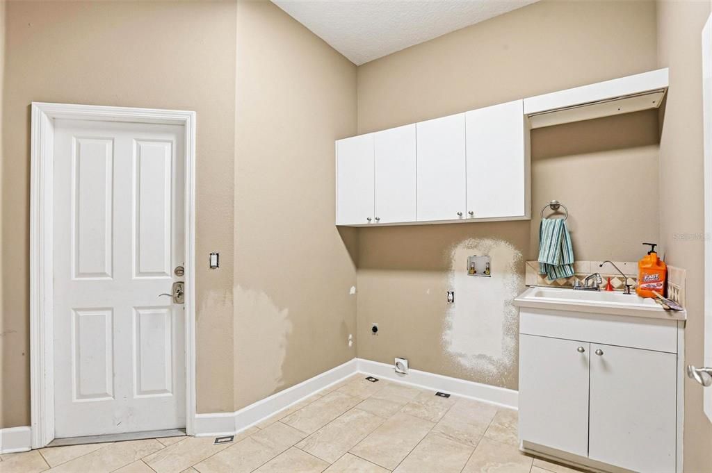 Active With Contract: $950,000 (4 beds, 4 baths, 3585 Square Feet)