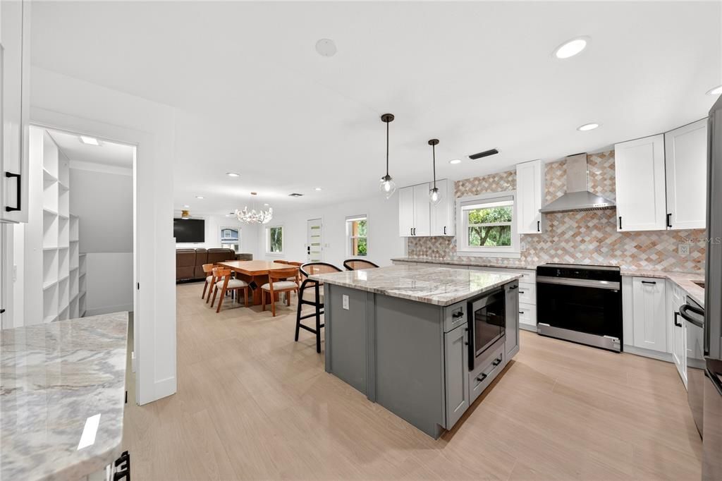 For Sale: $1,950,000 (4 beds, 3 baths, 2590 Square Feet)