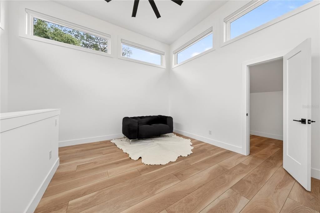 For Sale: $1,950,000 (4 beds, 3 baths, 2590 Square Feet)
