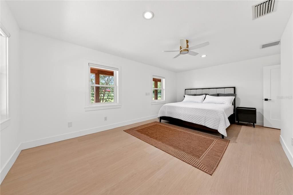 For Sale: $1,950,000 (4 beds, 3 baths, 2590 Square Feet)