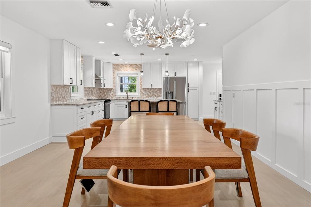 For Sale: $1,950,000 (4 beds, 3 baths, 2590 Square Feet)