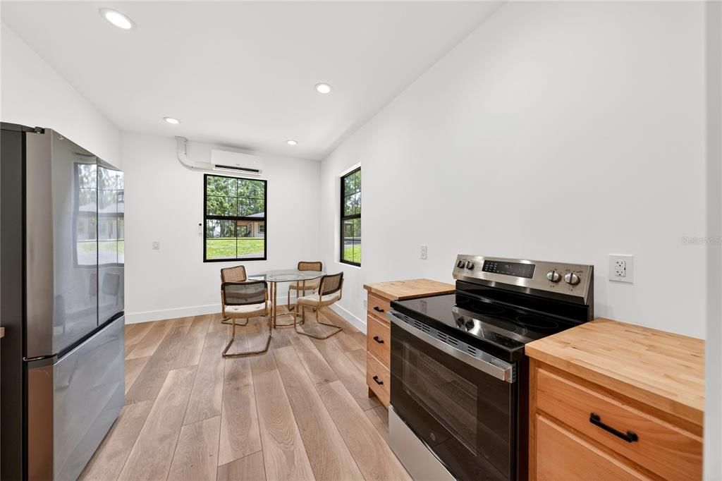 For Sale: $1,950,000 (4 beds, 3 baths, 2590 Square Feet)