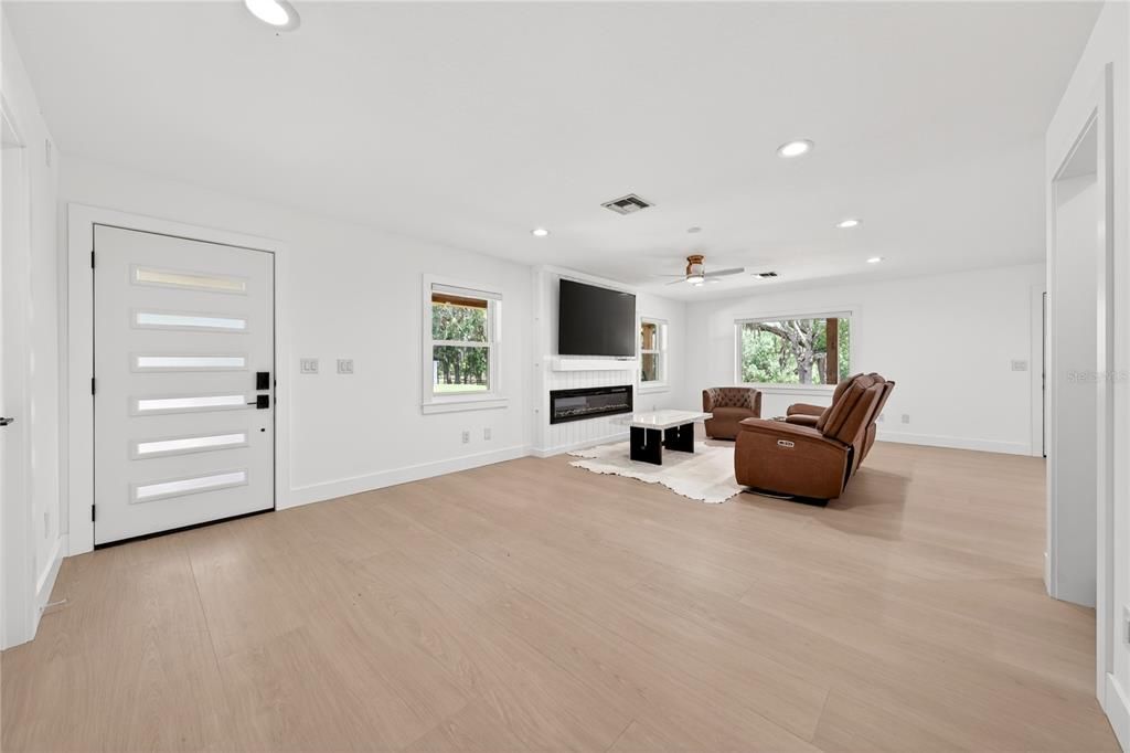 For Sale: $1,950,000 (4 beds, 3 baths, 2590 Square Feet)