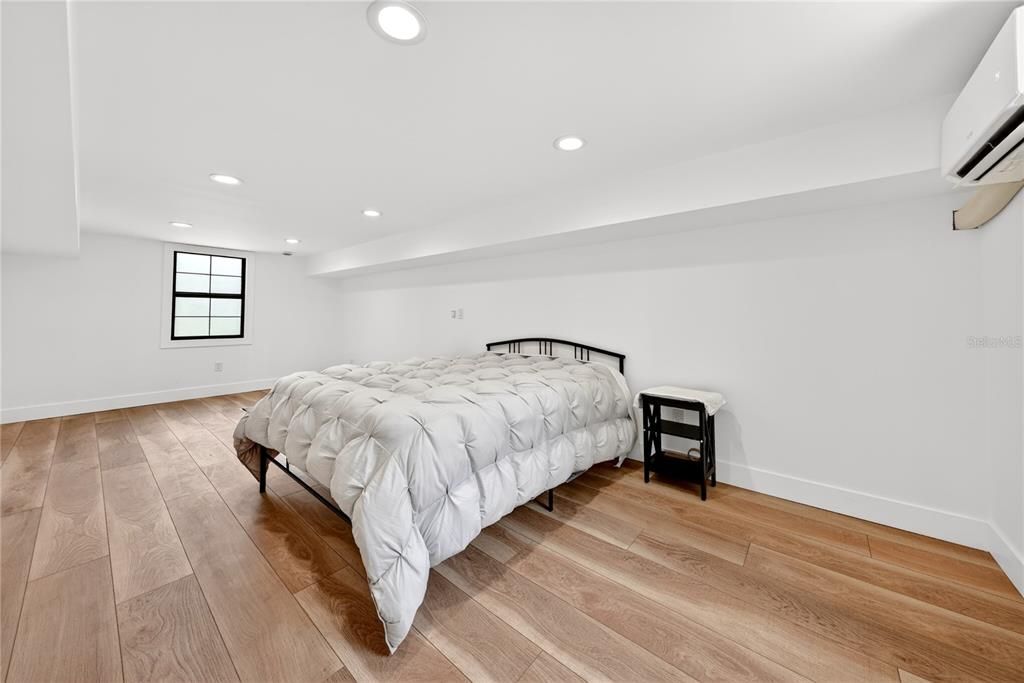 For Sale: $1,950,000 (4 beds, 3 baths, 2590 Square Feet)