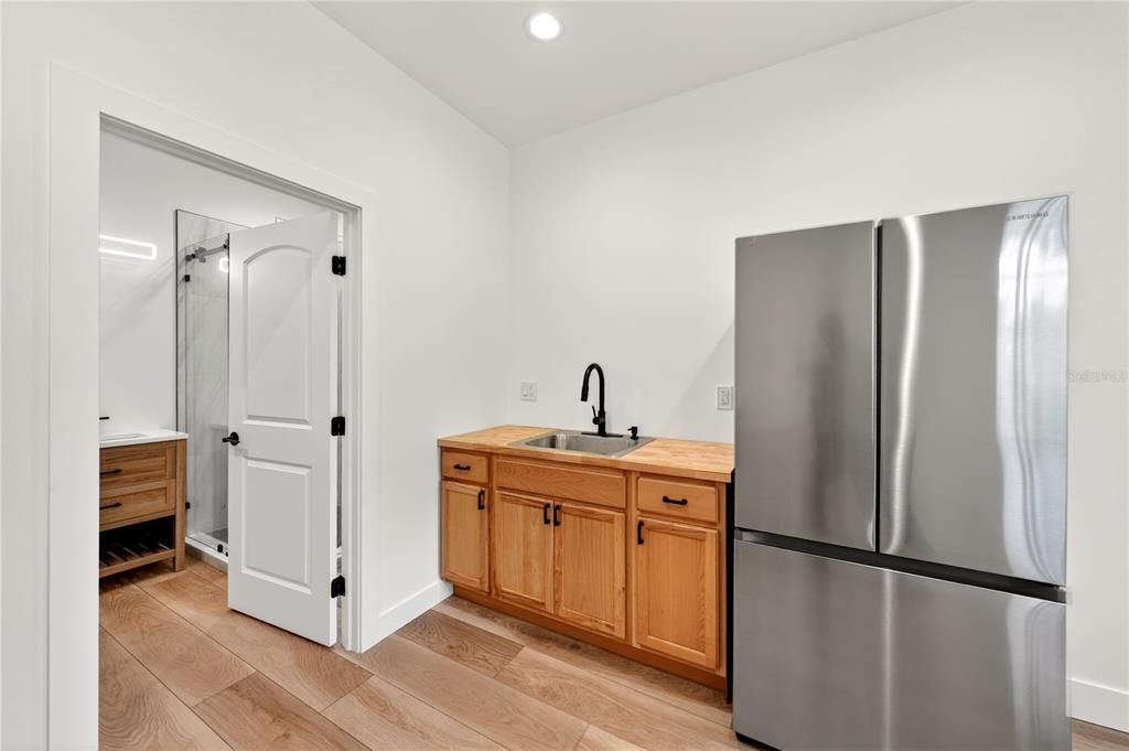 For Sale: $1,950,000 (4 beds, 3 baths, 2590 Square Feet)