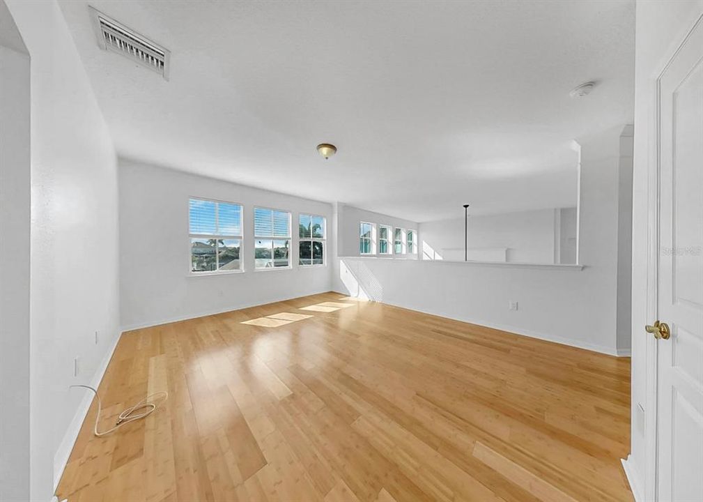 En Venta: $864,988 (4 camas, 3 baños, 3283 Pies cuadrados)
